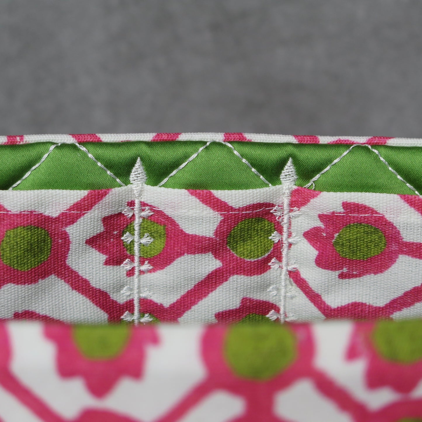 Trellis Framboise/Petit Pois