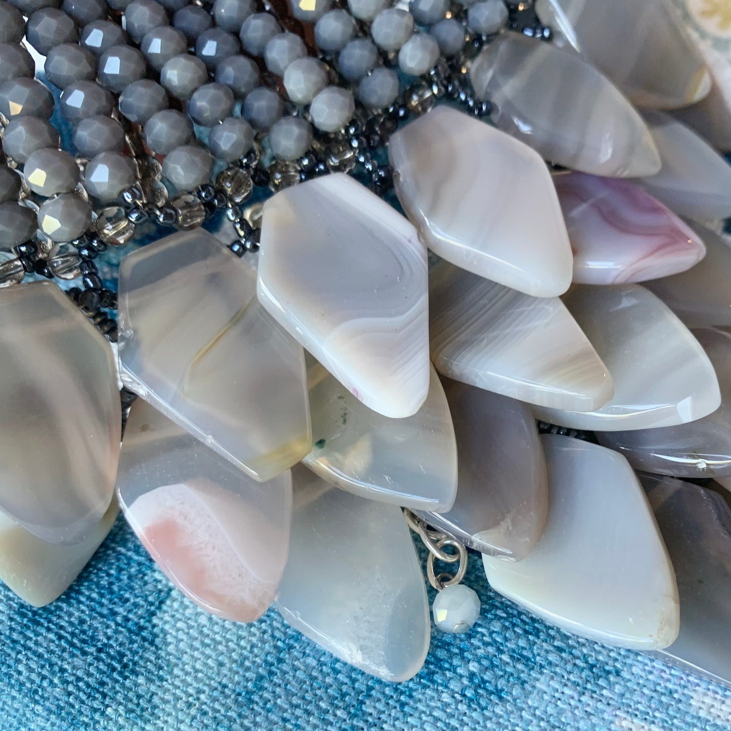 Gemstone waterfall necklace - Gris/Taupe/Argile